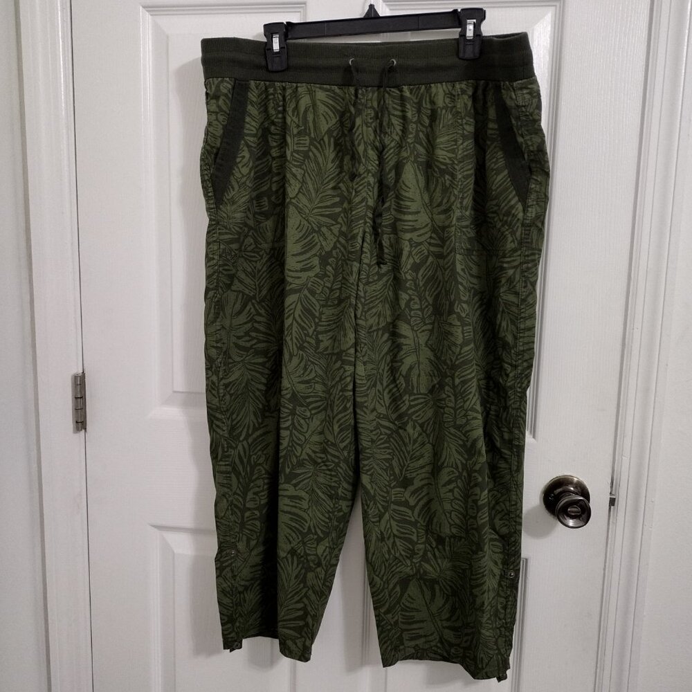 Emily Daniels Women’s XL Dark Olive Green Palm Print Capri Pants Casual Pull-On - Picture 4 of 11